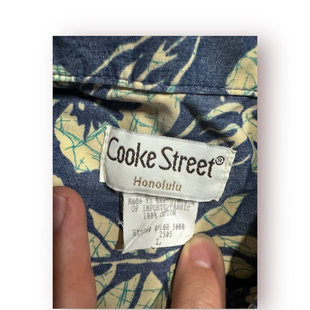 Cooke Street Honolulu Shirt Size L Button Down Shirt Hawaiian Shirt Floral Blue - Picture 5 of 5